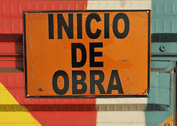 hazard sign in spanish